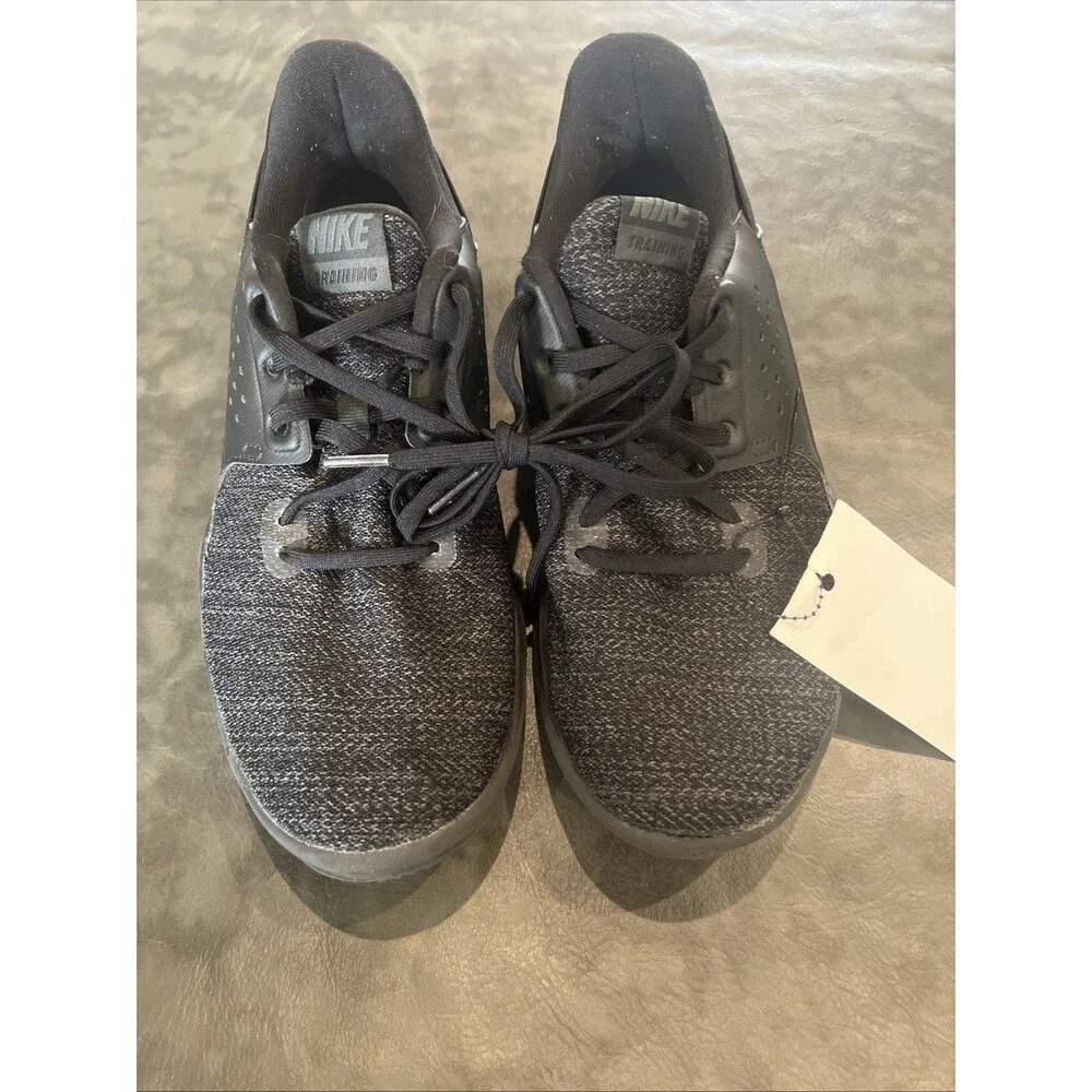 Nike ladies athletic sneakers black Sz 9